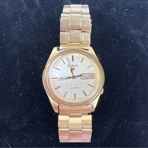Pulsar QuartzY513-8029 Gold-Tone Men’s Bracelet Watch with Champagne Dial